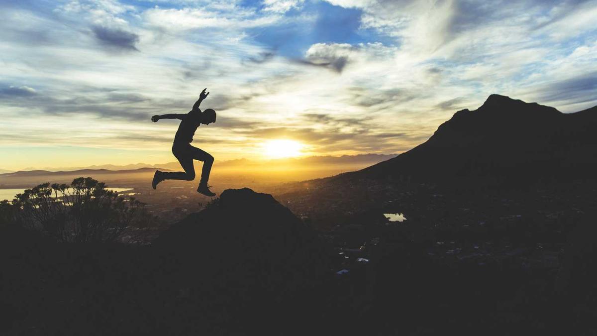 3万内的光阳,雅马哈,阿普利亚中大型踏板车,如何选? - 至尊版漫画头像